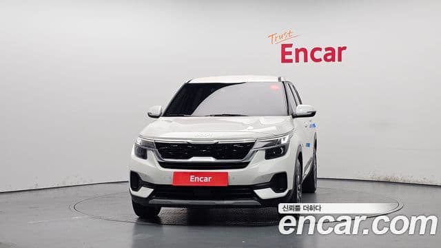 Kia Seltos 2022 — ფოტო 2/20