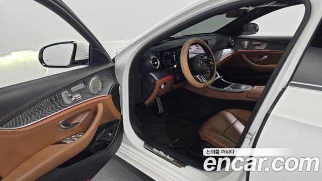 Mercedes-Benz E-Class 2021 — Фото 10/20