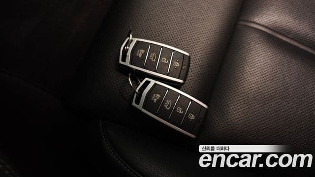 Genesis G70 2018 — ფოტო 15/20