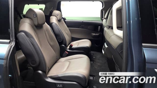 Kia Carnival 2024 — Şəkil 11/20