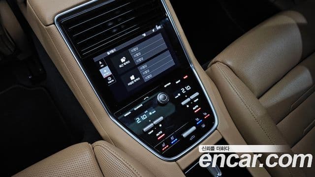 Porsche Panamera 2018 — Şəkil 19/20