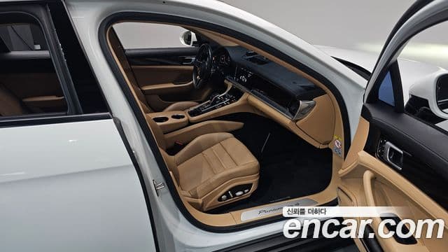 Porsche Panamera 2018 — Photo 10/35