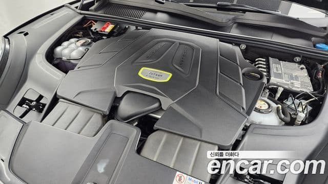 Porsche Cayenne 2023 — ფოტო 6/20