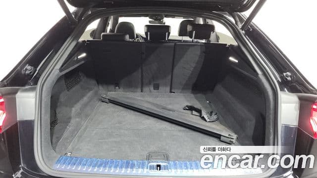 Audi Q7 2021 — ფოტო 18/20