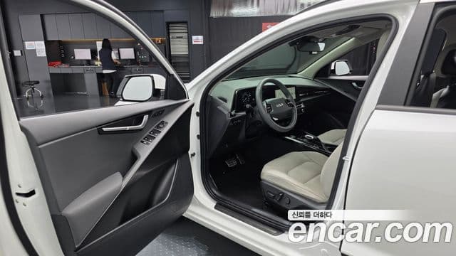 Kia Niro 2024 — ფოტო 10/20