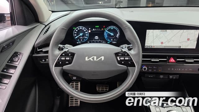 Kia Niro 2024 — ფოტო 13/20