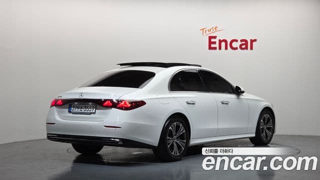 Mercedes-Benz E-Class 2025 — ფოტო 2/20