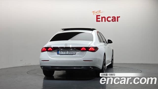 Mercedes-Benz E-Class 2025 — ფოტო 4/20