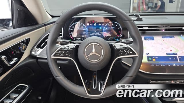 Mercedes-Benz E-Class 2025 — ფოტო 16/20