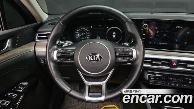 Kia K5 2020 — ფოტო 13/20