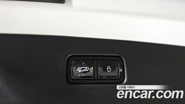 Genesis GV70 2023 — ფოტო 17/20