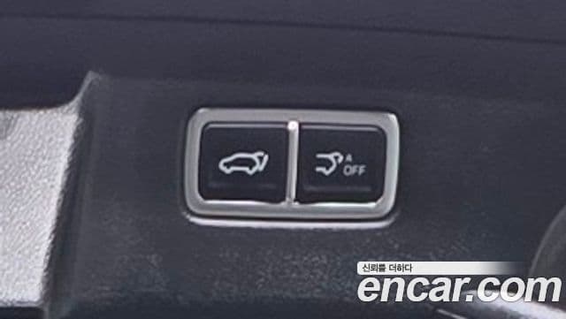 Kia Sorento 2023 — ფოტო 28/35