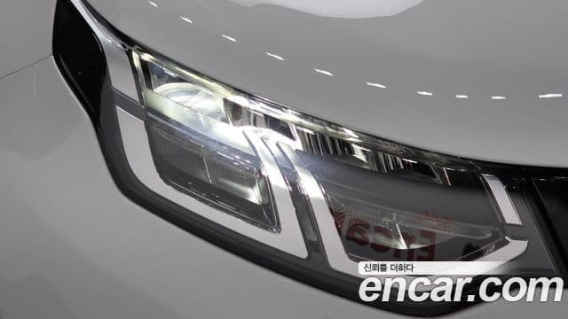 Land Rover Discovery Sport 2025 — Photo 17/32