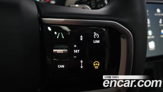 Land Rover Discovery Sport 2025 — Photo 30/32