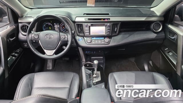 Toyota RAV4 2018 — ფოტო 7/20