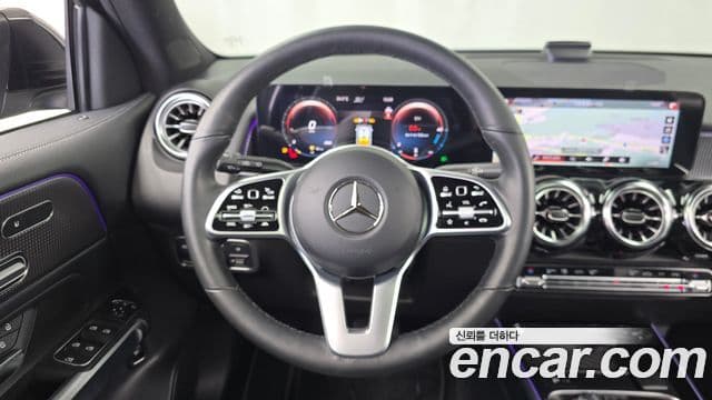 Mercedes-Benz GLB-Class 2021 — Şəkil 12/20