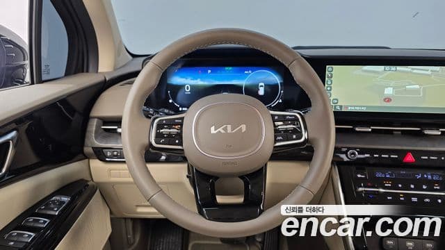 Kia Carnival 2023 — ფოტო 13/20