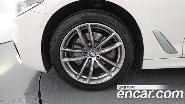 BMW 5 Series 2018 — Фото 5/20