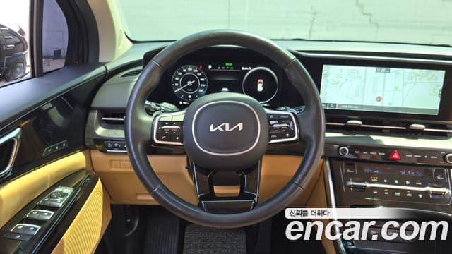 Kia Carnival 2022 — фото 14 из 20