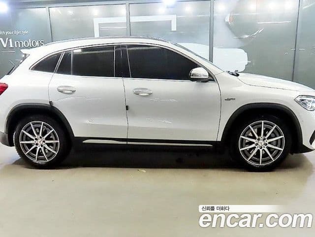 Mercedes-Benz GLA-Class 2021 — Фото 2/20