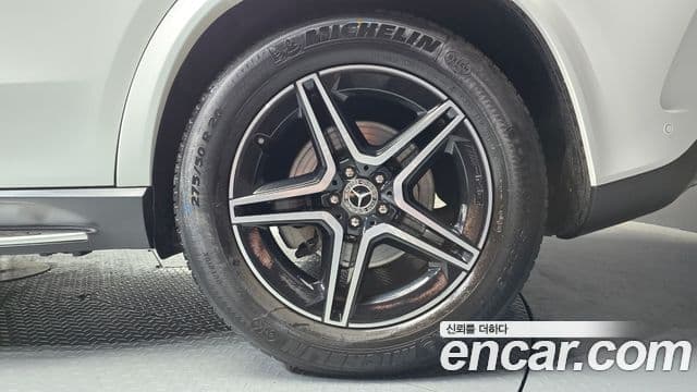 Mercedes-Benz GLE-Class 2021 — Photo 19/34