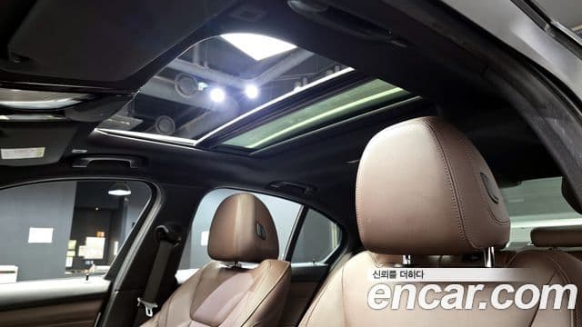 BMW 3 Series 2021 — ფოტო 16/20