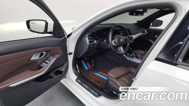 BMW 3 Series 2022 — ფოტო 10/20
