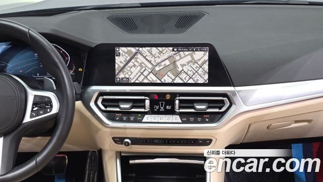 BMW 3 Series 2022 — фото 14 из 20