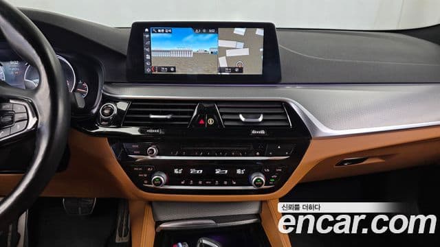 BMW 5 Series 2018 — Şəkil 13/20