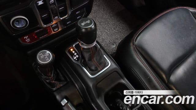 Jeep Wrangler 2021 — Фото 9/20