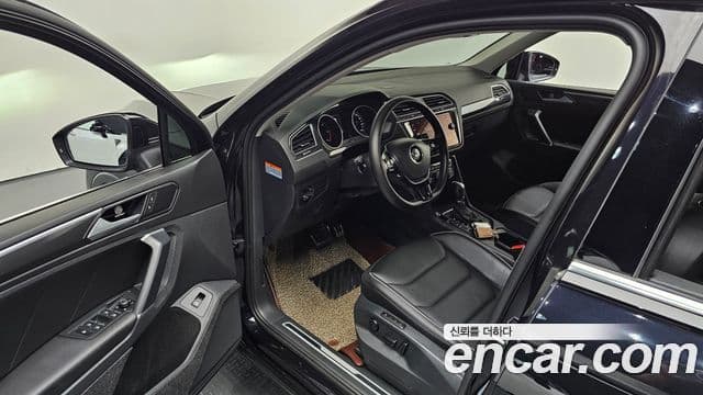 Volkswagen Tiguan 2018 — Photo 24/30