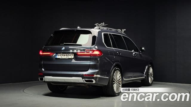BMW X7 2022 — Фото 2/20