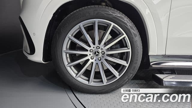 Mercedes-Benz GLS-Class 2025 — Photo 7/20