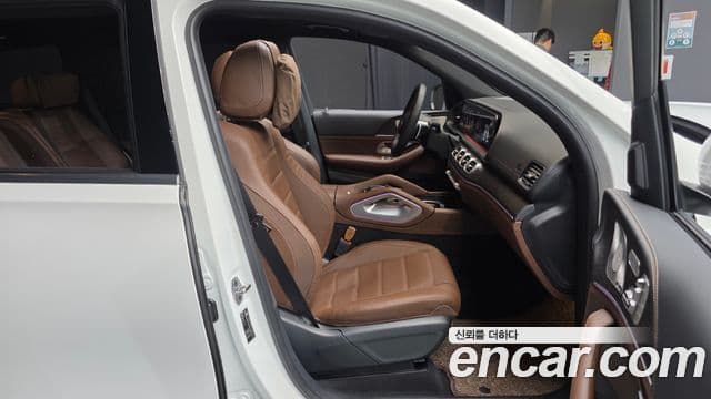 Mercedes-Benz GLS-Class 2025 — Photo 15/20