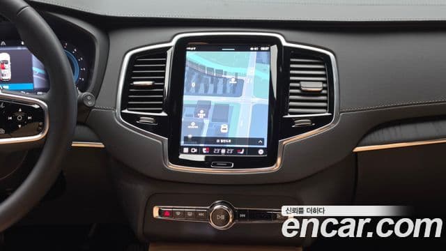 Volvo XC90 2025 — ფოტო 14/20