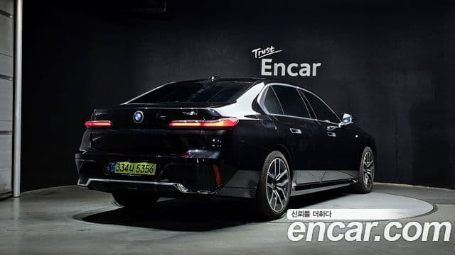 BMW 7 Series 2025 — ფოტო 2/20