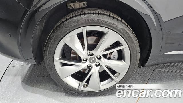 Genesis GV70 2023 — ფოტო 5/20