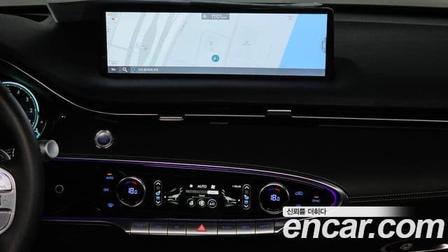 Genesis GV70 2023 — ფოტო 13/20
