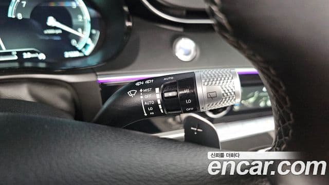 Genesis GV70 2023 — ფოტო 18/20