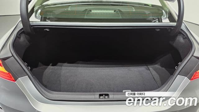 Toyota Camry 2018 — Фото 16/20