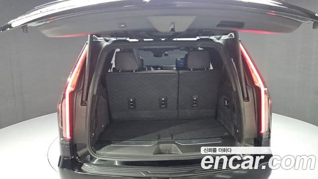 Cadillac Escalade 2022 — ფოტო 20/20