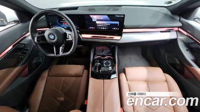 BMW 5 Series 2025 — Photo 31/35