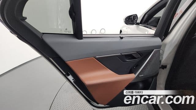 BMW 5 Series 2025 — Photo 10/35