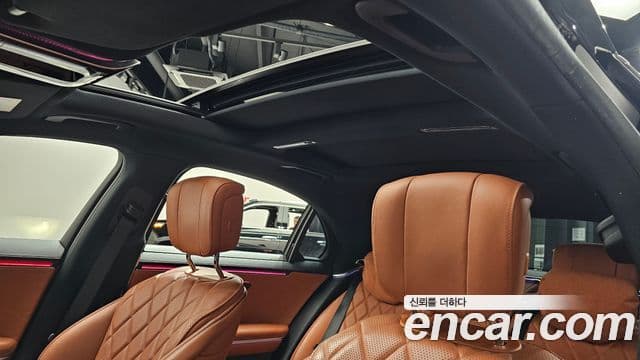 Mercedes-Benz S-Class 2022 — Photo 9/36