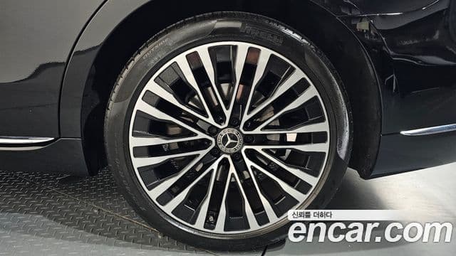 Mercedes-Benz S-Class 2022 — Photo 24/36