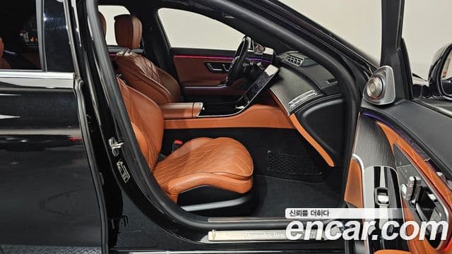 Mercedes-Benz S-Class 2022 — Photo 3/36