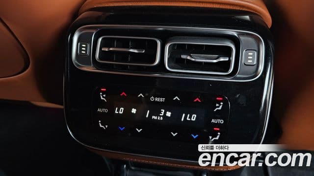 Mercedes-Benz S-Class 2022 — Photo 7/36