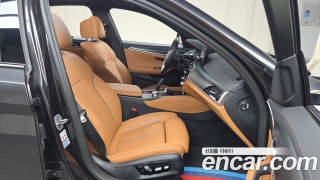 BMW 5 Series 2023 — Şəkil 10/20
