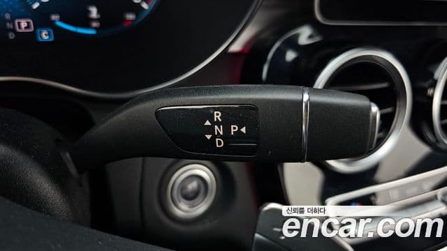 Mercedes-Benz C-Class 2020 — Photo 5/20