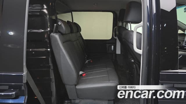 Hyundai Staria 2024 — ფოტო 11/20